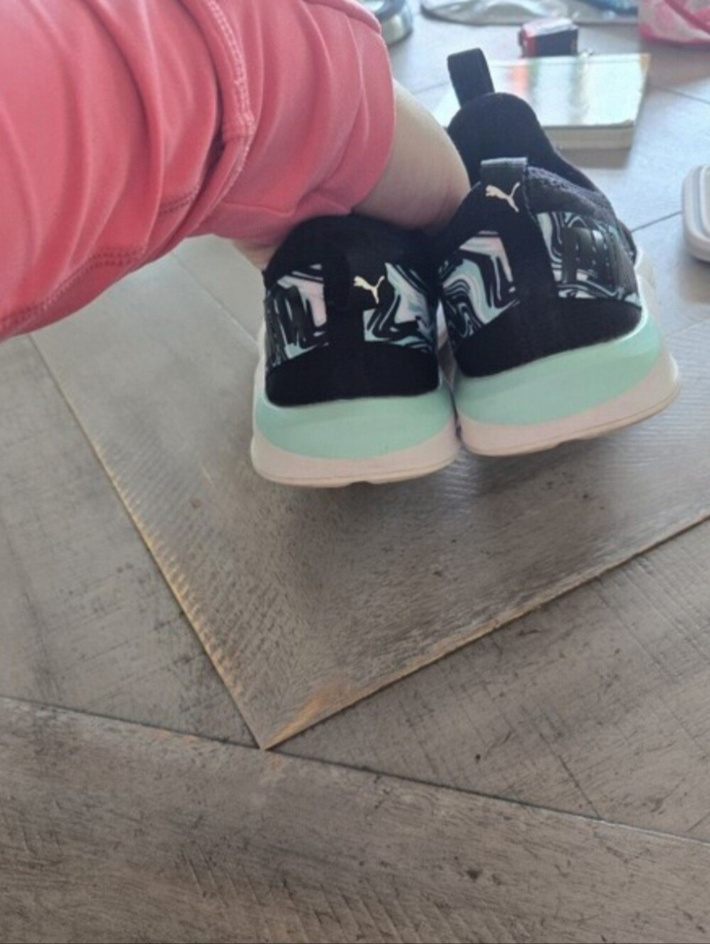 Puma Womens Prowl Slip On- Size 7 - Picture 4 of 8